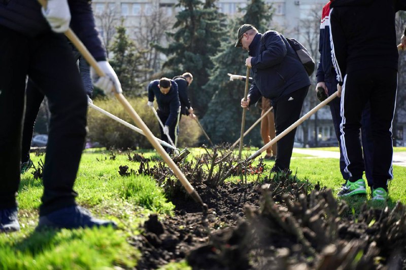 Чисте довкілля – запорука здоров’я. Незадовго до Дня довкілля й на підтримку акції обласної ради долучилися... Чисте довкілля – запорука здоров’я. Незадовго до Дня довкілля й на підтримку акції обласної ради долучилися...