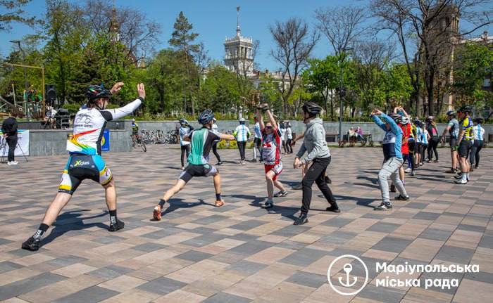 🥺Пам’ятаємо. Як маріупольці зустрічали Великдень у мирному Маріуполі. 🥺Пам’ятаємо. Як маріупольці зустрічали Великдень у мирному Маріуполі.