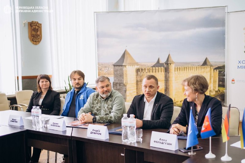 🏡У Хотині плануємо облаштувати житло для вимушених переселенців. Це буде перший об’єкт реконструйований... 🏡У Хотині плануємо облаштувати житло для вимушених переселенців. Це буде перший об’єкт реконструйований...