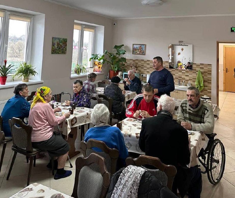 На Львівщині уже 12 громад задекларували свою готовність створювати центри стаціонарного догляду для людей старшого віку та з інвалідністю. На Львівщині уже 12 громад задекларували свою готовність створювати центри стаціонарного догляду для людей старшого віку та з інвалідністю.