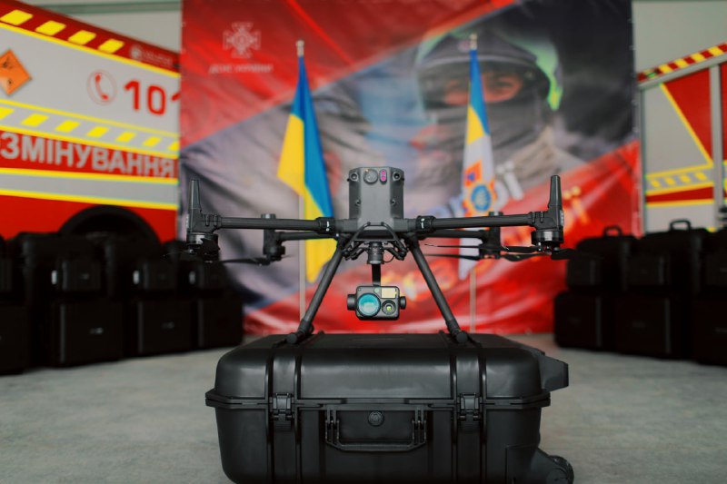 Рятувальники отримали 11 квадрокоптерів MATRICE 300 RTK
⏺Днями на Київщині відбулася передача квадрокоптерів та... Рятувальники отримали 11 квадрокоптерів MATRICE 300 RTK
⏺Днями на Київщині відбулася передача квадрокоптерів та...
