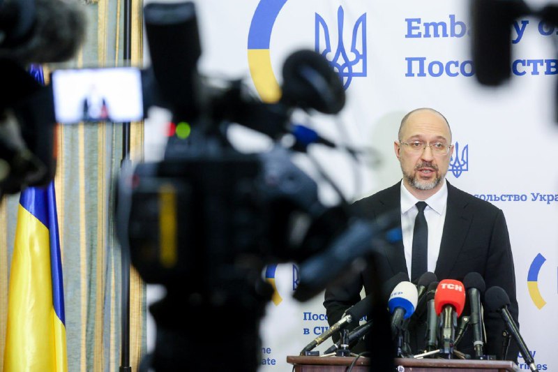 🎤 Під час брифінгу українським та іноземним ЗМІ розповів про фінансові домовленості, яких вдалося досягти під час візиту у Вашингтон. 🎤 Під час брифінгу українським та іноземним ЗМІ розповів про фінансові домовленості, яких вдалося досягти під час візиту у Вашингтон.