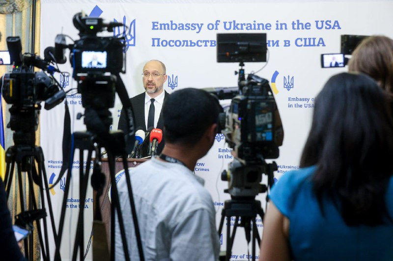 🎤 Під час брифінгу українським та іноземним ЗМІ розповів про фінансові домовленості, яких вдалося досягти під час візиту у Вашингтон. 🎤 Під час брифінгу українським та іноземним ЗМІ розповів про фінансові домовленості, яких вдалося досягти під час візиту у Вашингтон.