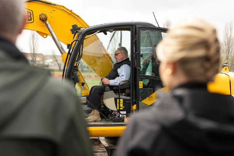 Попри бойові дії та воєнний стан не забуваємо і про впровадження важливих реформ Попри бойові дії та воєнний стан не забуваємо і про впровадження важливих реформ