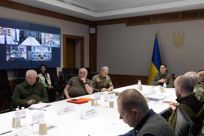 Андрій Єрмак провів онлайн-брифінг із безпекових питань для представників парламенту Великої Британії Андрій Єрмак провів онлайн-брифінг із безпекових питань для представників парламенту Великої Британії