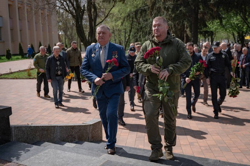 Катастрофа на Чорнобильській АЕС, яка сталася 26 квітня 1986 року, – трагічна сторінка в історії України та всього людства Катастрофа на Чорнобильській АЕС, яка сталася 26 квітня 1986 року, – трагічна сторінка в історії України та всього людства