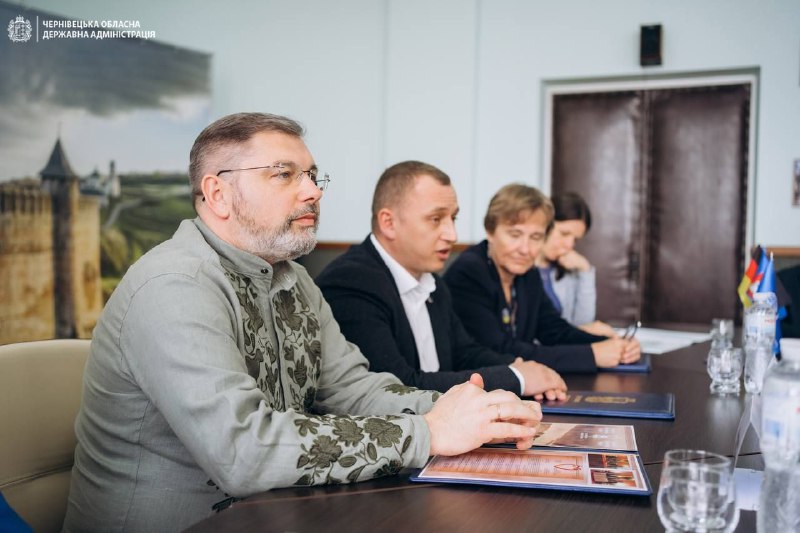🏡У Хотині плануємо облаштувати житло для вимушених переселенців. Це буде перший об’єкт реконструйований... 🏡У Хотині плануємо облаштувати житло для вимушених переселенців. Це буде перший об’єкт реконструйований...