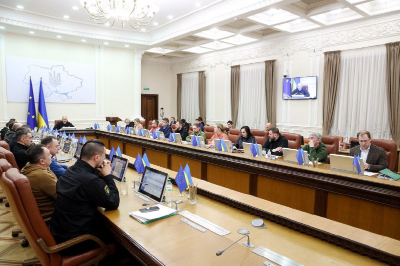 Прем’єр-Міністр України подякував піротехнікам за активну роботу з розмінування деокупованих територій держави Прем’єр-Міністр України подякував піротехнікам за активну роботу з розмінування деокупованих територій держави