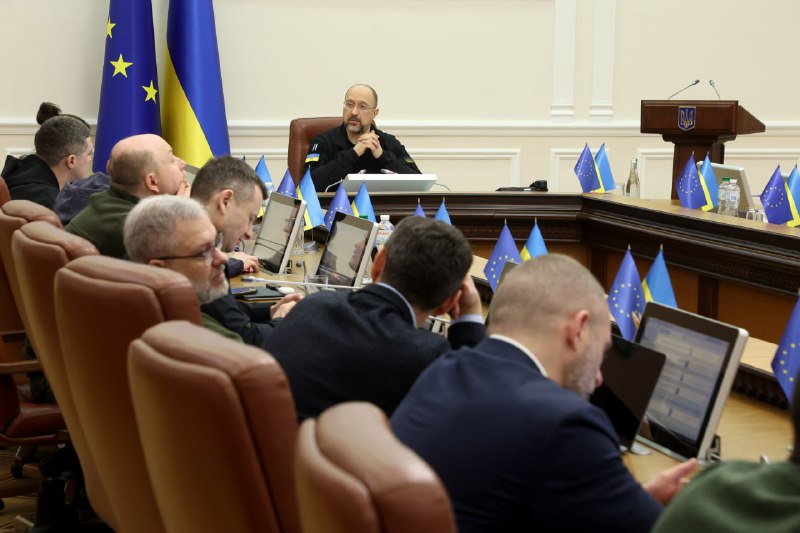 🔅 Опалювальний сезон завершуємо з профіцитом потужності в енергосистемі, 1,4 млн тонн вугілля на складах та 8,5 млрд кубів газу в газосховищах. 🔅 Опалювальний сезон завершуємо з профіцитом потужності в енергосистемі, 1,4 млн тонн вугілля на складах та 8,5 млрд кубів газу в газосховищах.