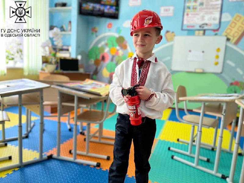 Знання правил безпечної поведінки рятують життя!
✅ Мінна просвіта для маленьких українців та україночок у нових Класах безпеки на Одещині. Знання правил безпечної поведінки рятують життя!
✅ Мінна просвіта для маленьких українців та україночок у нових Класах безпеки на Одещині.