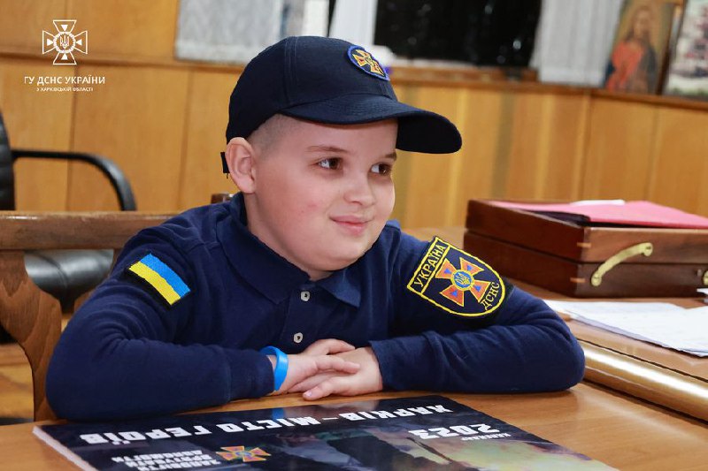 Знайомтесь з майбутнім рятувальником😉
⏺9-річний Давид з Павлограду вже зараз знає, чим хотів би займатися в майбутньому Знайомтесь з майбутнім рятувальником😉
⏺9-річний Давид з Павлограду вже зараз знає, чим хотів би займатися в майбутньому