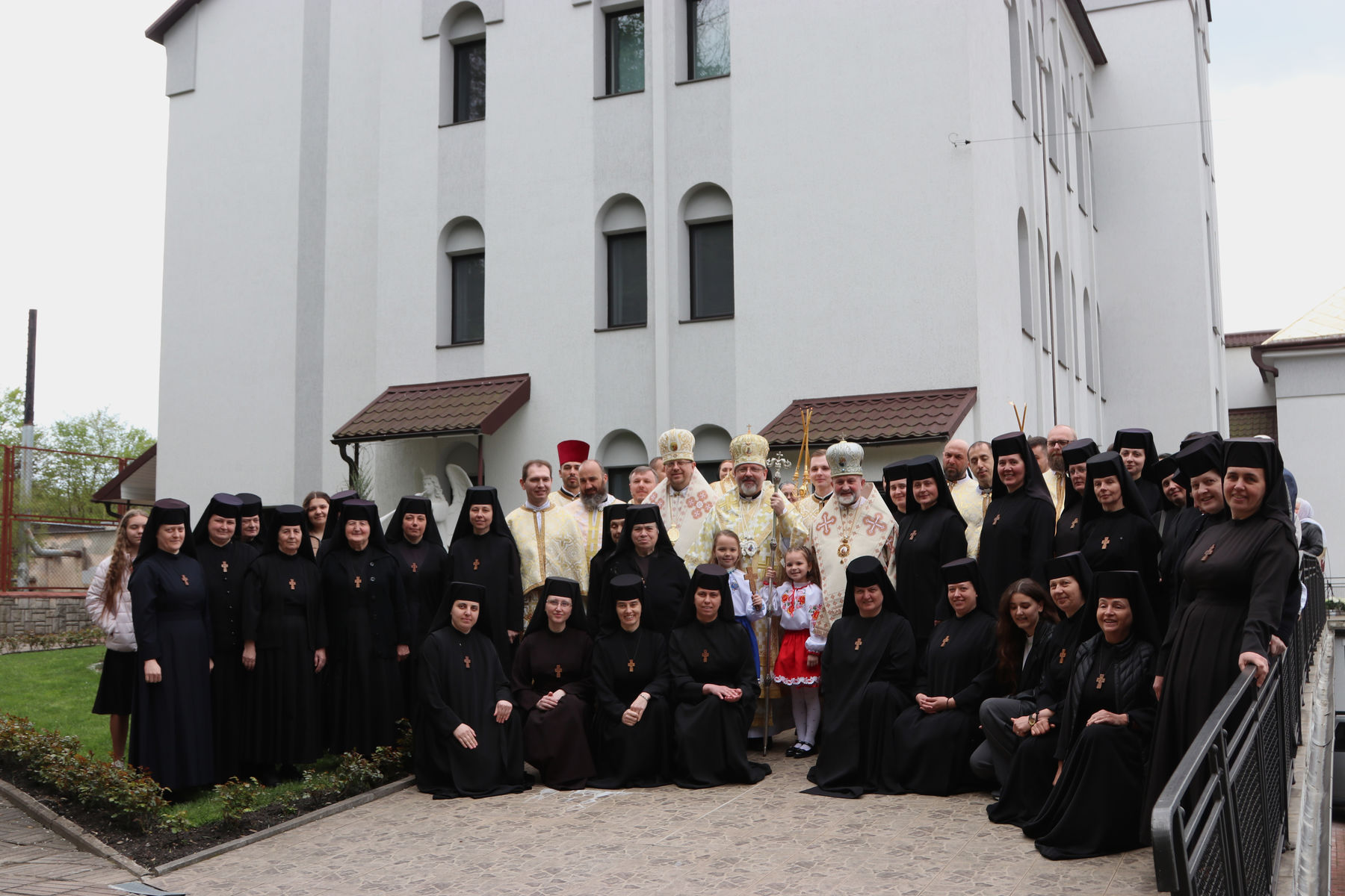 &laquo;Дякую, що&nbsp;ви&nbsp;продовжуєте служити та&nbsp;свідчити серед війни, шукаючи волі Того, хто посилає вас&raquo;,&nbsp;&mdash; Глава УГКЦ до&nbsp;сестер святого Йосифа з&nbsp;нагоди 125-річчя заснування згромадження