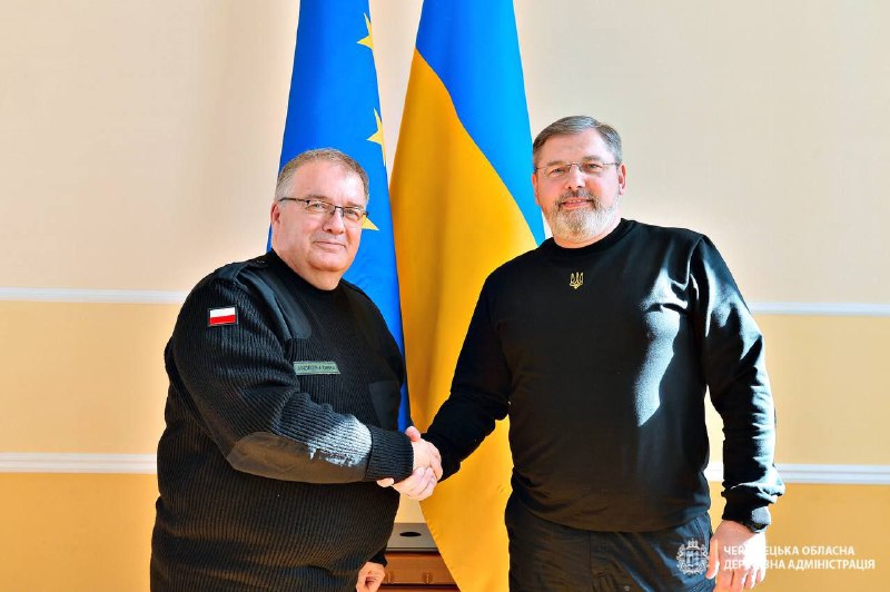 Коротко про події тижня в Чернівецькій області:
✔️зустрічали на Буковині представників іноземних держав Коротко про події тижня в Чернівецькій області:
✔️зустрічали на Буковині представників іноземних держав