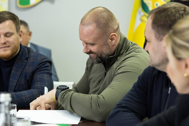 Попри бойові дії та воєнний стан не забуваємо і про впровадження важливих реформ Попри бойові дії та воєнний стан не забуваємо і про впровадження важливих реформ