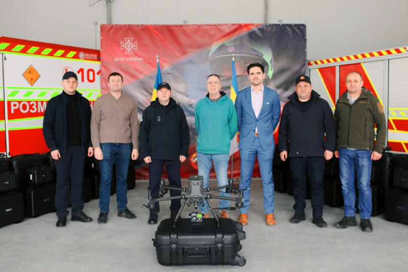 Рятувальники отримали 11 квадрокоптерів MATRICE 300 RTK
⏺Днями на Київщині відбулася передача квадрокоптерів та... Рятувальники отримали 11 квадрокоптерів MATRICE 300 RTK
⏺Днями на Київщині відбулася передача квадрокоптерів та...