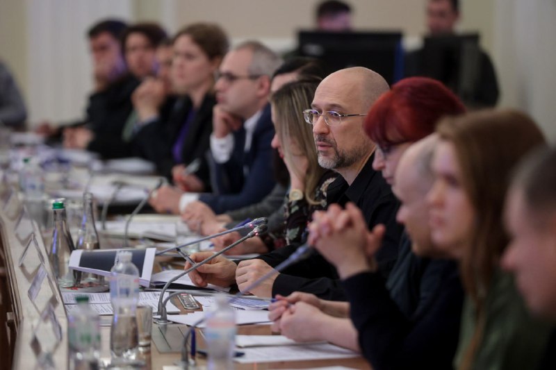 Довідки мають ходити за військовими, а не навпаки. Продовжуємо впроваджувати цей принцип у сфері проходження... Довідки мають ходити за військовими, а не навпаки. Продовжуємо впроваджувати цей принцип у сфері проходження...