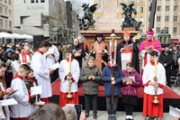 «Ми зустрічаємо людей, які беруть наші тягарі та хрести на власні рамена», — владика Богдан Дзюрах у Мюнхені «Ми зустрічаємо людей, які беруть наші тягарі та хрести на власні рамена», — владика Богдан Дзюрах у Мюнхені