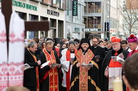 «Ми зустрічаємо людей, які беруть наші тягарі та хрести на власні рамена», — владика Богдан Дзюрах у Мюнхені «Ми зустрічаємо людей, які беруть наші тягарі та хрести на власні рамена», — владика Богдан Дзюрах у Мюнхені