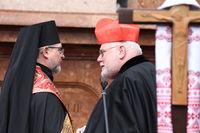 «Ми зустрічаємо людей, які беруть наші тягарі та хрести на власні рамена», — владика Богдан Дзюрах у Мюнхені «Ми зустрічаємо людей, які беруть наші тягарі та хрести на власні рамена», — владика Богдан Дзюрах у Мюнхені