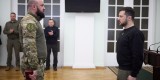 На Чернігівщині Глава держави відвідав у госпіталі поранених військових і вручив їм нагороди На Чернігівщині Глава держави відвідав у госпіталі поранених військових і вручив їм нагороди