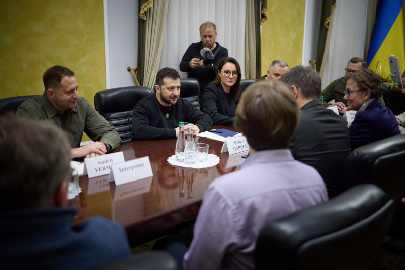 На Чернігівщині Президент України провів переговори з віце-канцлером, міністром економіки та захисту клімату Німеччини На Чернігівщині Президент України провів переговори з віце-канцлером, міністром економіки та захисту клімату Німеччини