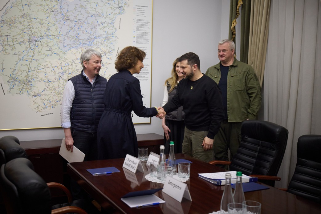 На Чернігівщині Президент України провів зустріч із генеральним директором ЮНЕСКО На Чернігівщині Президент України провів зустріч із генеральним директором ЮНЕСКО