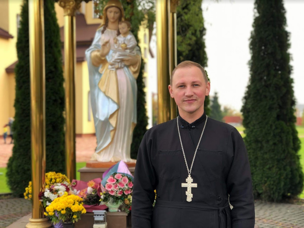 Отець Володимир Битюга: «Я б хотів побажати молоді, щоб вони завжди старалися бути з Богом, бо лиш тоді зможуть стати щасливими» Отець Володимир Битюга: «Я б хотів побажати молоді, щоб вони завжди старалися бути з Богом, бо лиш тоді зможуть стати щасливими»