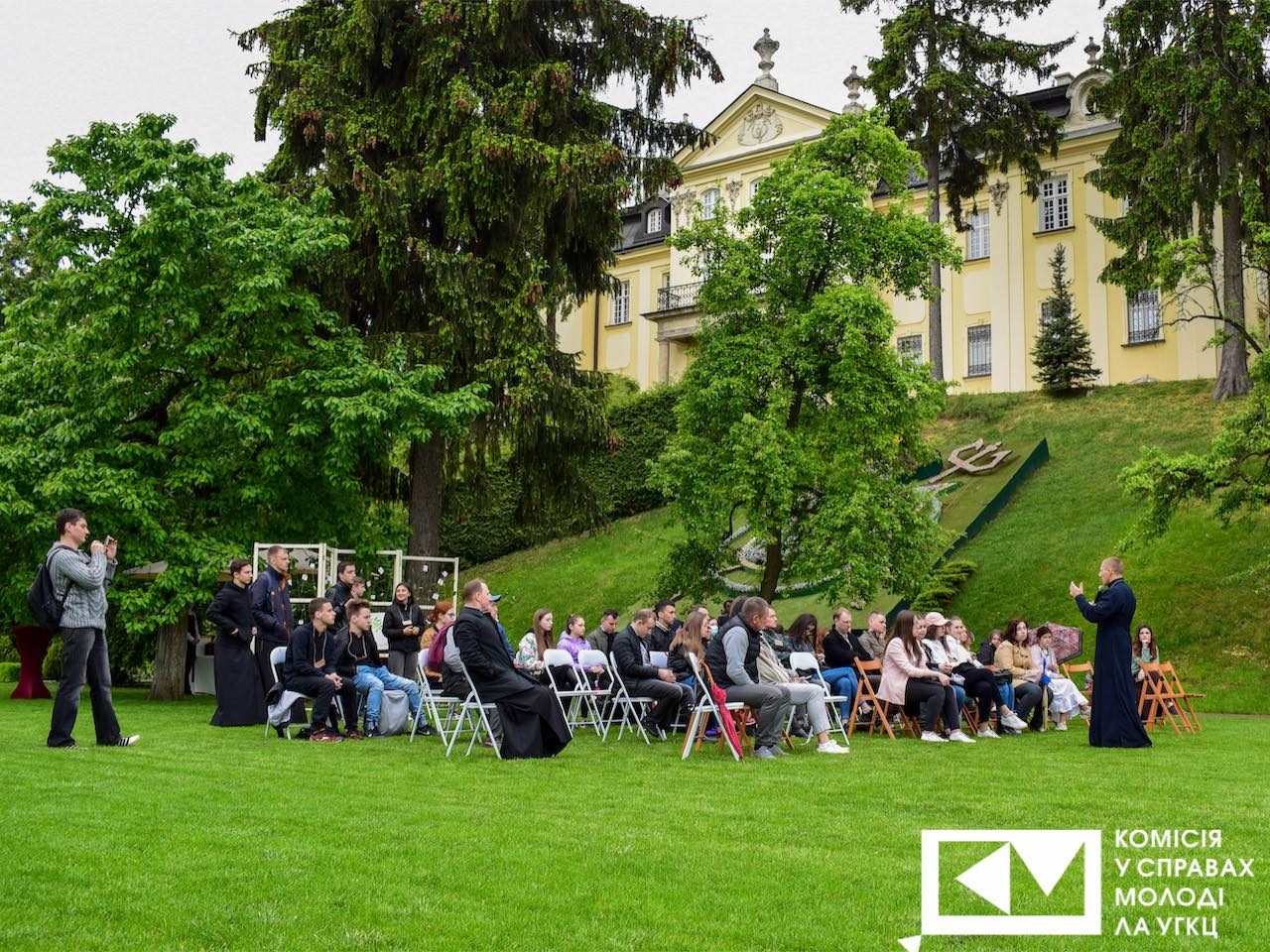 Отець Володимир Битюга: «Я б хотів побажати молоді, щоб вони завжди старалися бути з Богом, бо лиш тоді зможуть стати щасливими» Отець Володимир Битюга: «Я б хотів побажати молоді, щоб вони завжди старалися бути з Богом, бо лиш тоді зможуть стати щасливими»