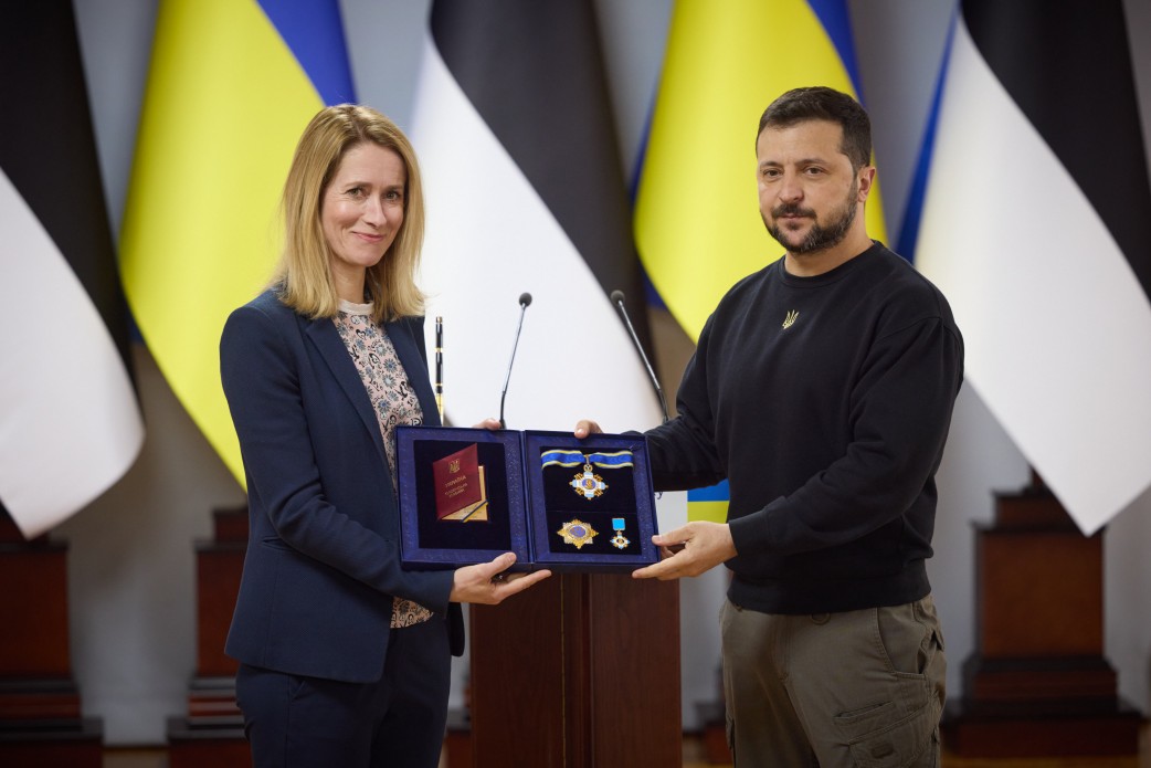 Президент України: Працюємо над звільненням із полону як військових, так і цивільних Президент України: Працюємо над звільненням із полону як військових, так і цивільних