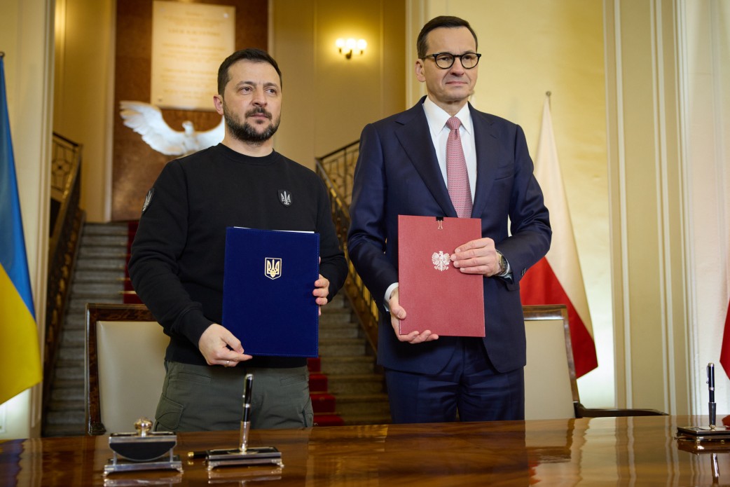 Президент України та Прем’єр-міністр Польщі у Варшаві підписали Лист про наміри співпраці з питань постачання оборонної техніки Президент України та Прем’єр-міністр Польщі у Варшаві підписали Лист про наміри співпраці з питань постачання оборонної техніки