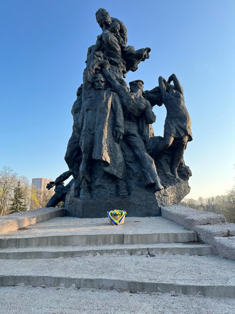 Президент України вшанував пам’ять жертв нацистських концтаборів Президент України вшанував пам’ять жертв нацистських концтаборів