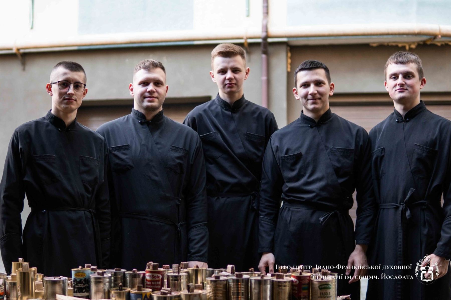 Семінаристи ІФДС долучилися до&nbsp;виготовлення окопних свічок для ЗСУ