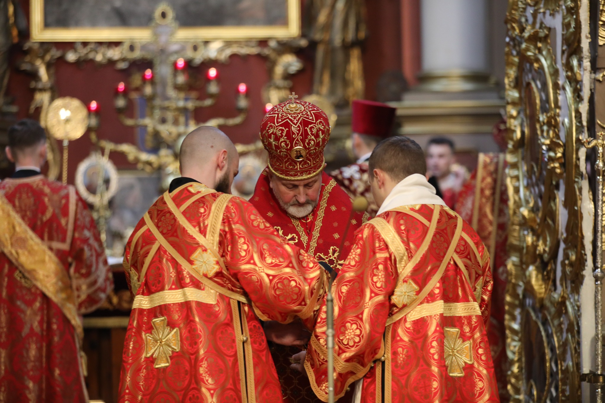 У Великий четвер Архиєпископ і Митрополит Ігор звершив Чин омивання ніг дванадцяти капеланам Львівської Архиєпархії У Великий четвер Архиєпископ і Митрополит Ігор звершив Чин омивання ніг дванадцяти капеланам Львівської Архиєпархії