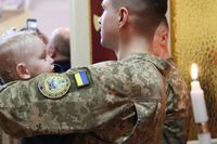 &laquo;Від сьогодні ці&nbsp;діти підуть життєвою дорогою з&nbsp;Богом&raquo;,&nbsp;&mdash; владика Володимир Груца охрестив 16&nbsp;сиріт із&nbsp;Луганщини