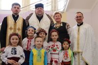 &laquo;Від сьогодні ці&nbsp;діти підуть життєвою дорогою з&nbsp;Богом&raquo;,&nbsp;&mdash; владика Володимир Груца охрестив 16&nbsp;сиріт із&nbsp;Луганщини