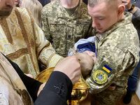 &laquo;Від сьогодні ці&nbsp;діти підуть життєвою дорогою з&nbsp;Богом&raquo;,&nbsp;&mdash; владика Володимир Груца охрестив 16&nbsp;сиріт із&nbsp;Луганщини