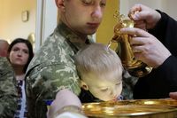 &laquo;Від сьогодні ці&nbsp;діти підуть життєвою дорогою з&nbsp;Богом&raquo;,&nbsp;&mdash; владика Володимир Груца охрестив 16&nbsp;сиріт із&nbsp;Луганщини