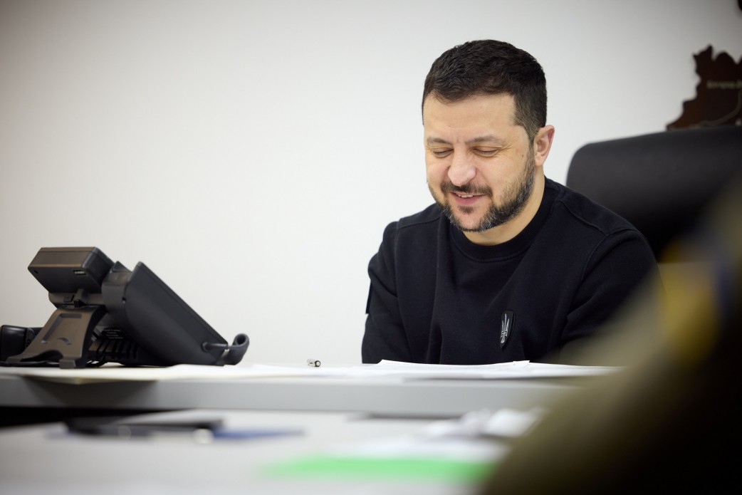 Володимир Зеленський провів телефонну розмову зі спікером Палати представників США Володимир Зеленський провів телефонну розмову зі спікером Палати представників США