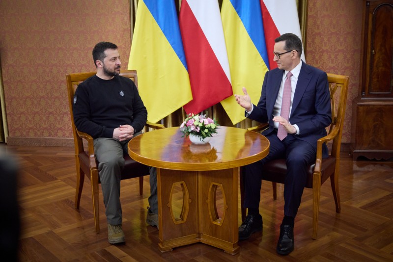 Володимир Зеленський за результатами переговорів із Матеушем Моравецьким у Варшаві: Ми домовилися про те, що дасть українським воїнам більше сили Володимир Зеленський за результатами переговорів із Матеушем Моравецьким у Варшаві: Ми домовилися про те, що дасть українським воїнам більше сили