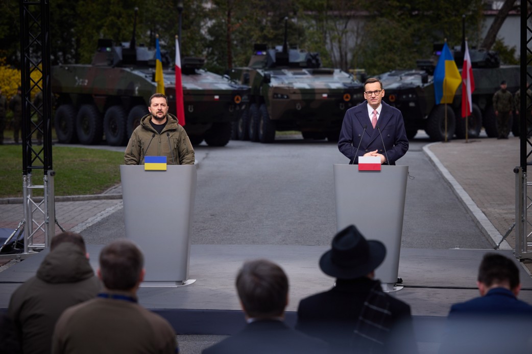 Володимир Зеленський за результатами переговорів із Матеушем Моравецьким у Варшаві: Ми домовилися про те, що дасть українським воїнам більше сили Володимир Зеленський за результатами переговорів із Матеушем Моравецьким у Варшаві: Ми домовилися про те, що дасть українським воїнам більше сили