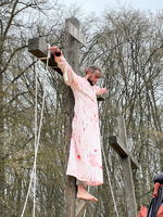 Хресна дорога в&nbsp;Зарваниці об&rsquo;єднала тисячі вірних у&nbsp;молитві за&nbsp;Україну