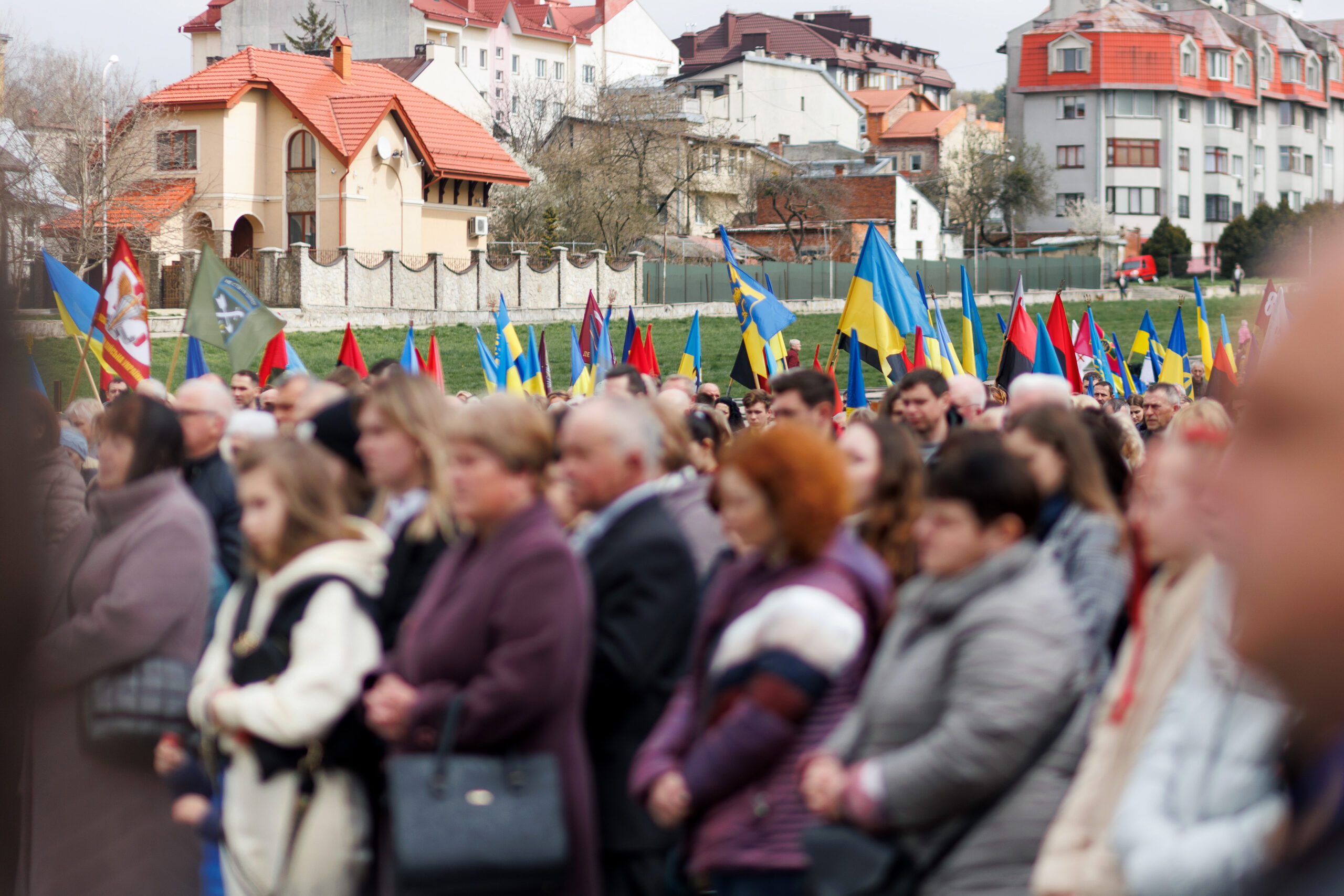 “Життя з Христом перемагає смерть”, – на Великдень владика Володимир звершив Воскресну панахиду на могилах новітніх героїв “Життя з Христом перемагає смерть”, – на Великдень владика Володимир звершив Воскресну панахиду на могилах новітніх героїв