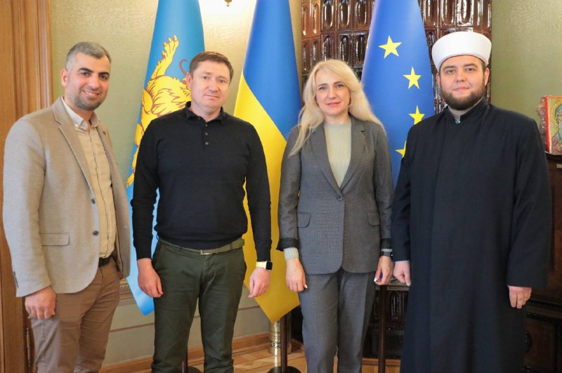 Зустрівся з муфтієм Духовного управління мусульман України «Умма» Муратом Сулеймановим Зустрівся з муфтієм Духовного управління мусульман України «Умма» Муратом Сулеймановим