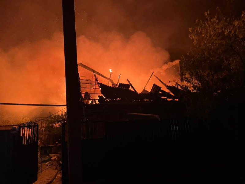 Минулої доби ворог знову гатив по мирних містах і селах Запорізької області Минулої доби ворог знову гатив по мирних містах і селах Запорізької області