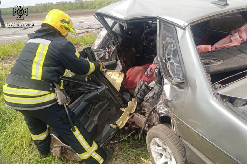 Дніпропетровщина: внаслідок ДТП загинуло 3 людини, ще троє постраждало
⏺11 травня до Служби порятунку «101»... Дніпропетровщина: внаслідок ДТП загинуло 3 людини, ще троє постраждало
⏺11 травня до Служби порятунку «101»...
