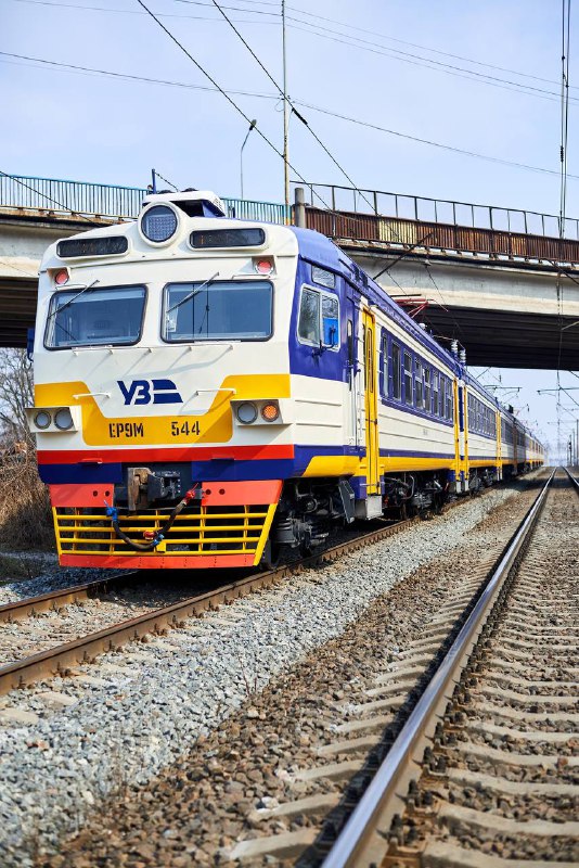 🚊🛠️Укрзалізниця продовжує капітальні ремонти рухомого складу, і призначає відновлений приміський інклюзивний... 🚊🛠️Укрзалізниця продовжує капітальні ремонти рухомого складу, і призначає відновлений приміський інклюзивний...