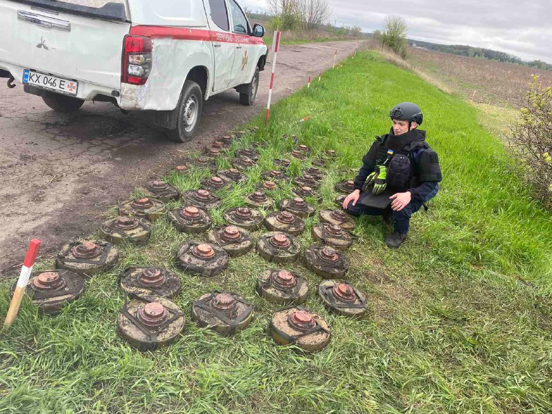 • Протягом доби піротехнічні підрозділи ДСНС залучалися 166 разів, виявлено, вилучено і знешкоджено 359 од • Протягом доби піротехнічні підрозділи ДСНС залучалися 166 разів, виявлено, вилучено і знешкоджено 359 од