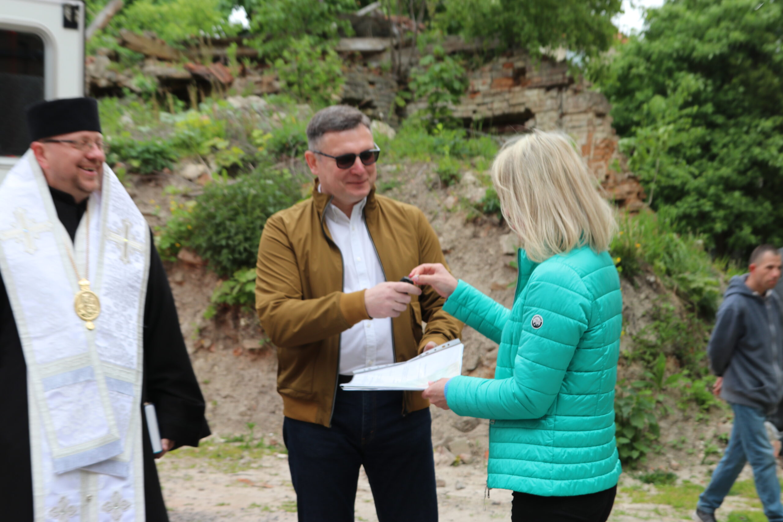 «Дякую, за кожен прояв солідарності для України», — Владика Володимир освятив другий автомобіль швидкої допомоги для Шпиталю Шептицького «Дякую, за кожен прояв солідарності для України», — Владика Володимир освятив другий автомобіль швидкої допомоги для Шпиталю Шептицького