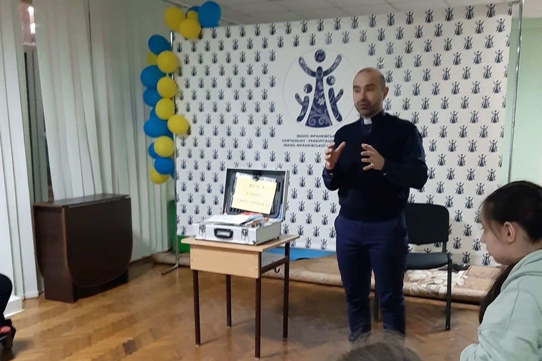 «Енергозбереження — це наш вклад у спільну перемогу», — отець Михайло Дзуль на зустрічі зі школярами «Енергозбереження — це наш вклад у спільну перемогу», — отець Михайло Дзуль на зустрічі зі школярами