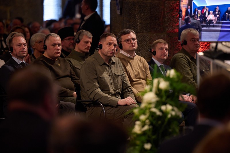 Європа та інші частини землі не мають бути місцем, де амбіції тиранів ламають життя народів – виступ Президента України на врученні Міжнародної премії імені Карла Великого в Аахені Європа та інші частини землі не мають бути місцем, де амбіції тиранів ламають життя народів – виступ Президента України на врученні Міжнародної премії імені Карла Великого в Аахені